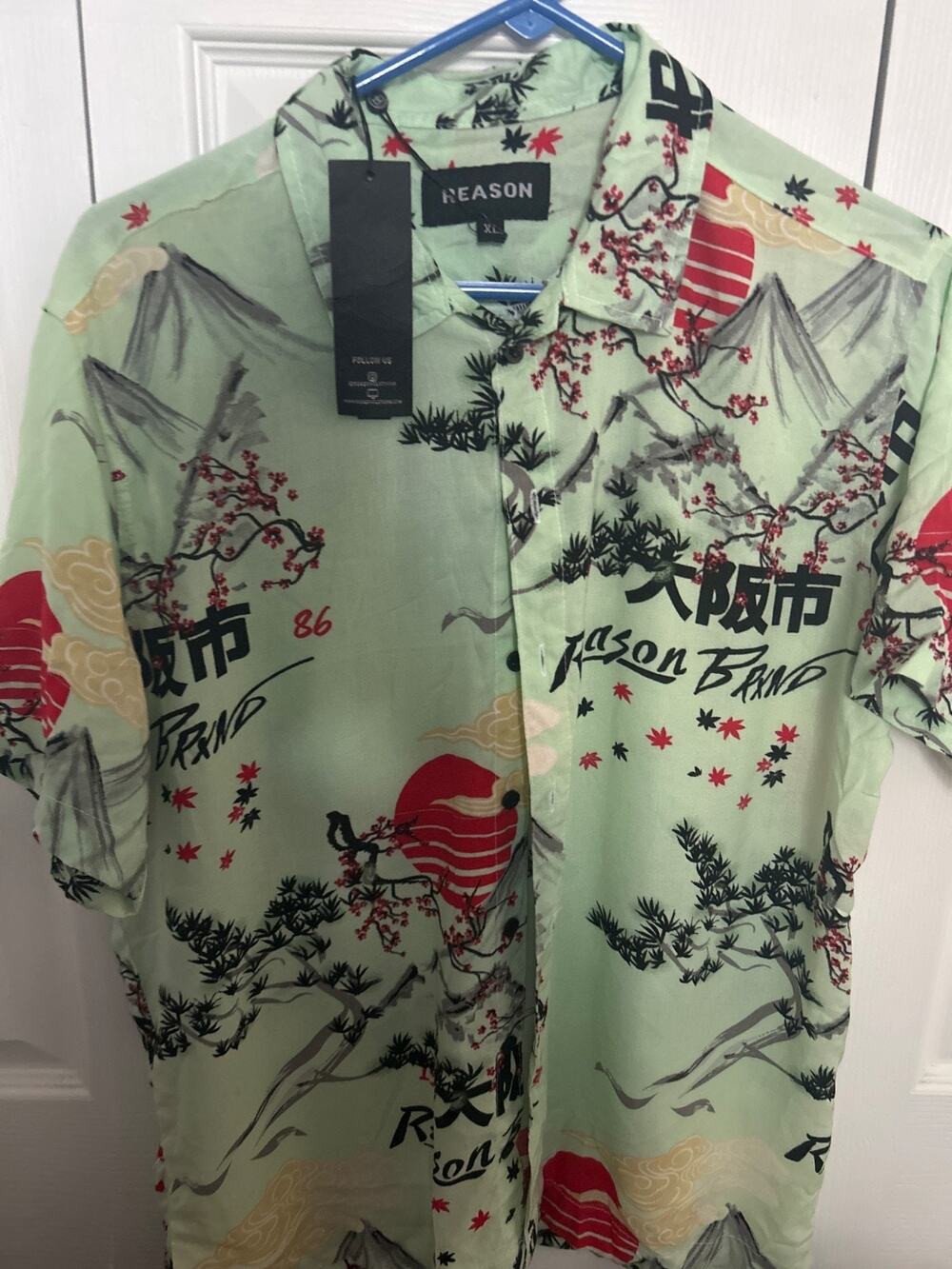 Mens Reason Japanese Shirt (nwt) states XL but looks small